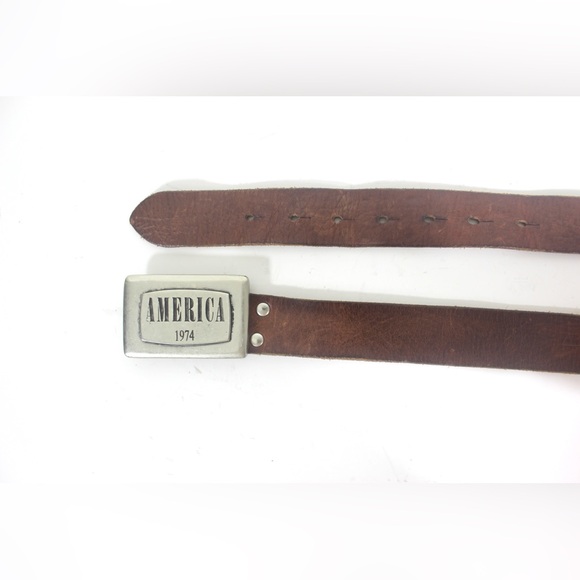 Distressed Brown Leather Belt with America 1974 Silver Buckle Made in Australia - Picture 7 of 8